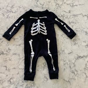 100% Cotton Skeleton Zippered Onesie PJs Size 3-6 Mo